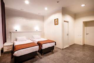 Отель Biplan City Даугавпилс Двухместный номер с 1 кроватью или 2 отдельными кроватями-3