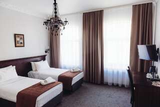Отель Biplan City Даугавпилс Двухместный номер с 1 кроватью или 2 отдельными кроватями-2